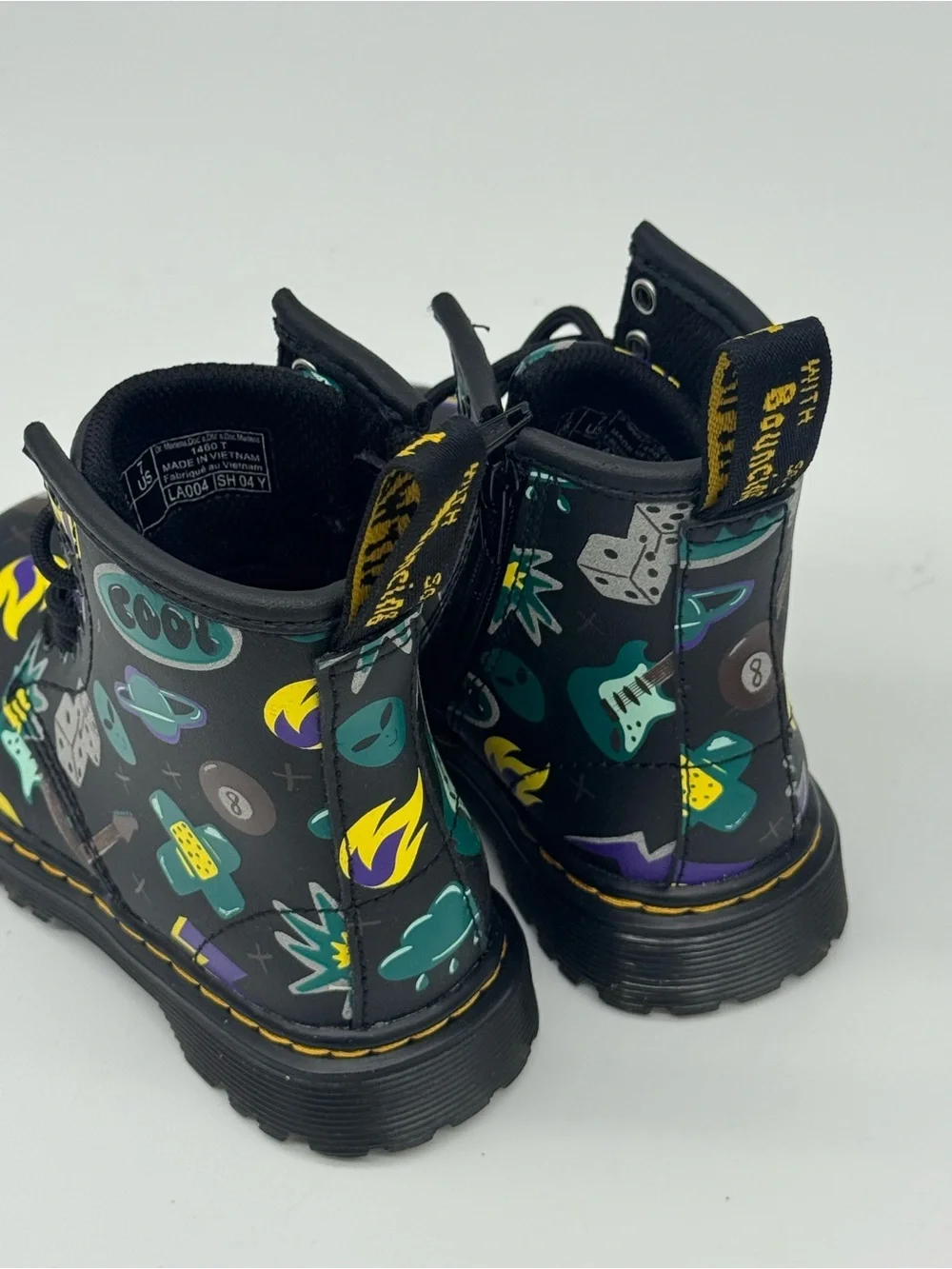 Dr Marten Junior 1460 Sticker Print Lace Up Size 7 Toddler New without box